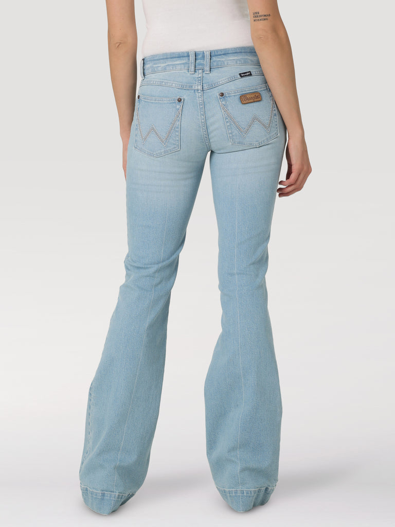 Women's Wrangler Retro Mae Jean in Light Distressed Stonewash Harper –  Pard's Western Shop Inc.